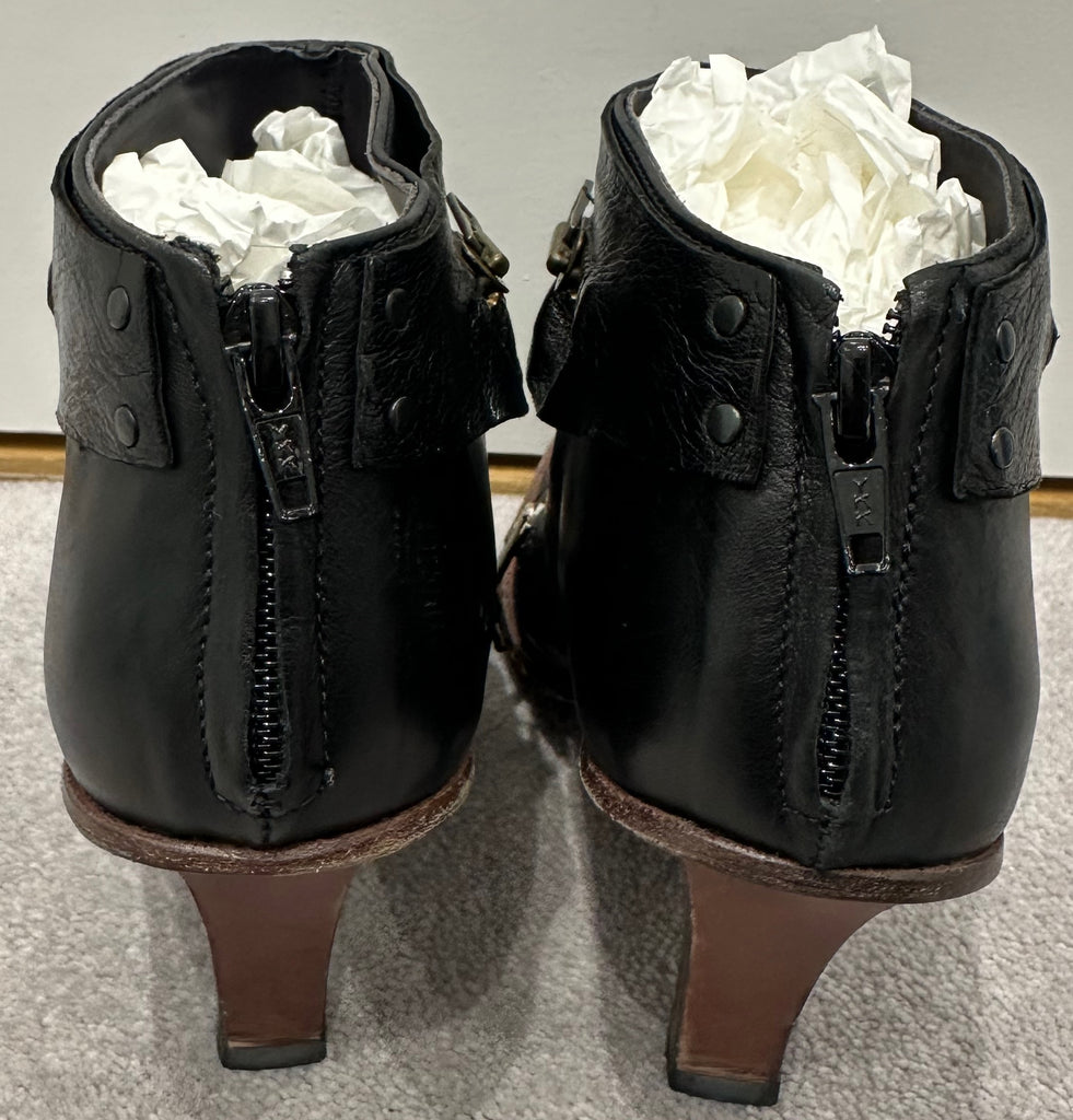 Marithé François Girbaud Black Leather Ankle Boots with Zip Detail - EU 39 UK 6