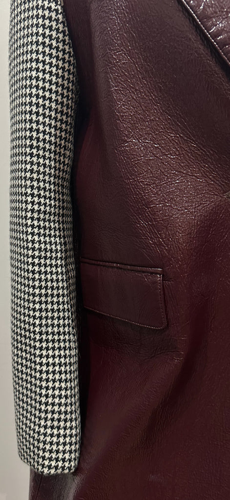 WANDA NYLON Burgundy Houndstooth Tweed-Paneled Textured Vinyl Coat F38 UK10