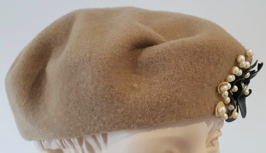 RADA ACCESSORI Made In Italy Beige 100% Wool Black Floral & Cream Pearl Beret M