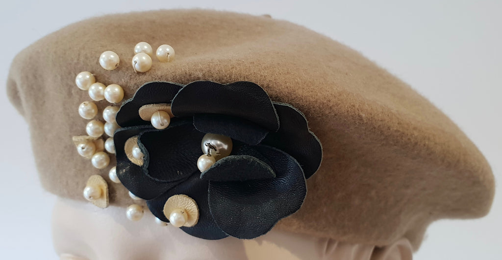 RADA ACCESSORI Made In Italy Beige 100% Wool Black Floral & Cream Pearl Beret M