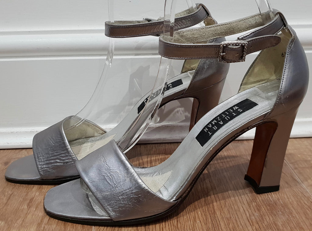 STUART WEITZMAN Matt Silver Leather Diamante Buckle Fasten Evening Sandals 8.5 6