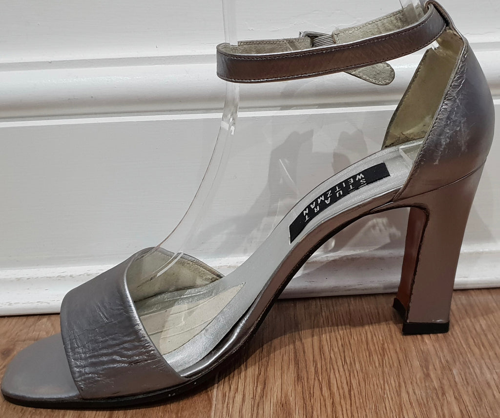 STUART WEITZMAN Matt Silver Leather Diamante Buckle Fasten Evening Sandals 8.5 6