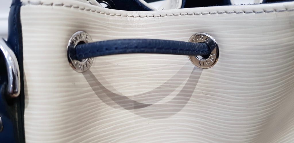 LOUIS VUITTON Cream & Navy Blue Epi Noi Drawstring Closure Shoulder Bucket Bag