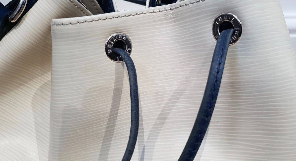 LOUIS VUITTON Cream & Navy Blue Epi Noi Drawstring Closure Shoulder Bucket Bag