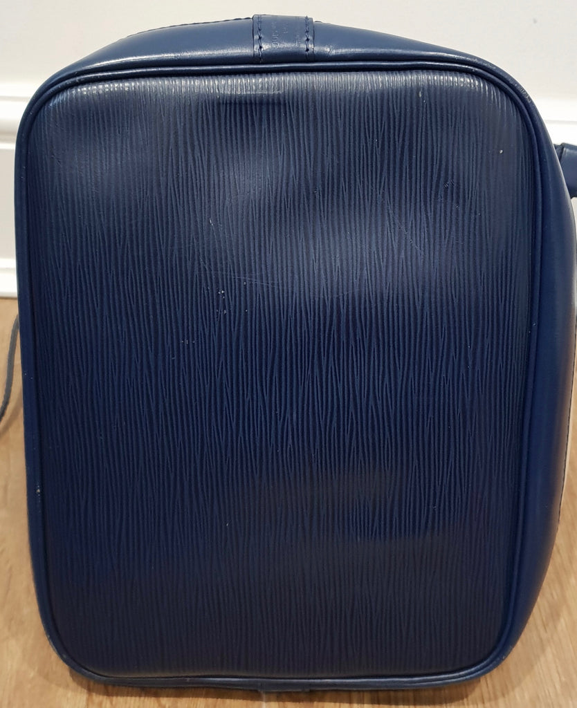 LOUIS VUITTON Cream & Navy Blue Epi Noi Drawstring Closure Shoulder Bucket Bag