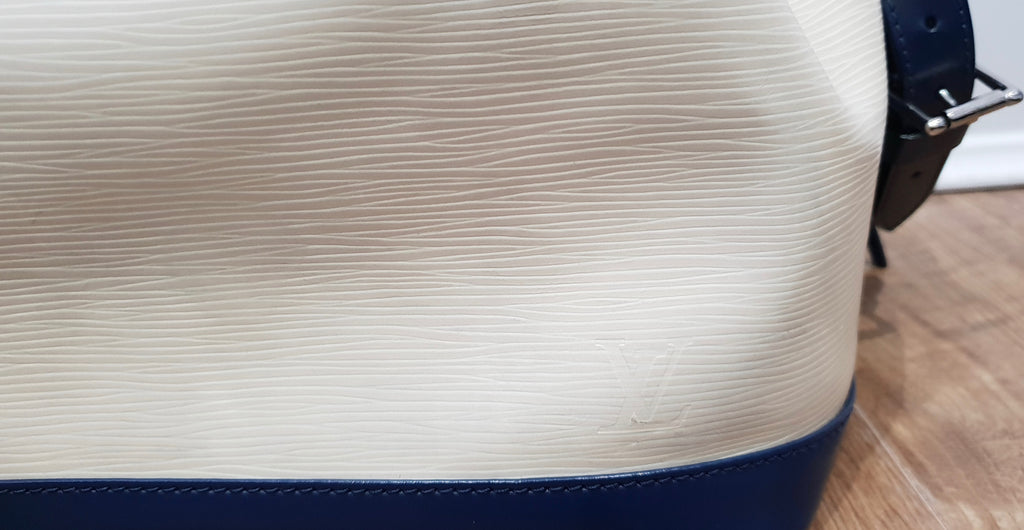 LOUIS VUITTON Cream & Navy Blue Epi Noi Drawstring Closure Shoulder Bucket Bag
