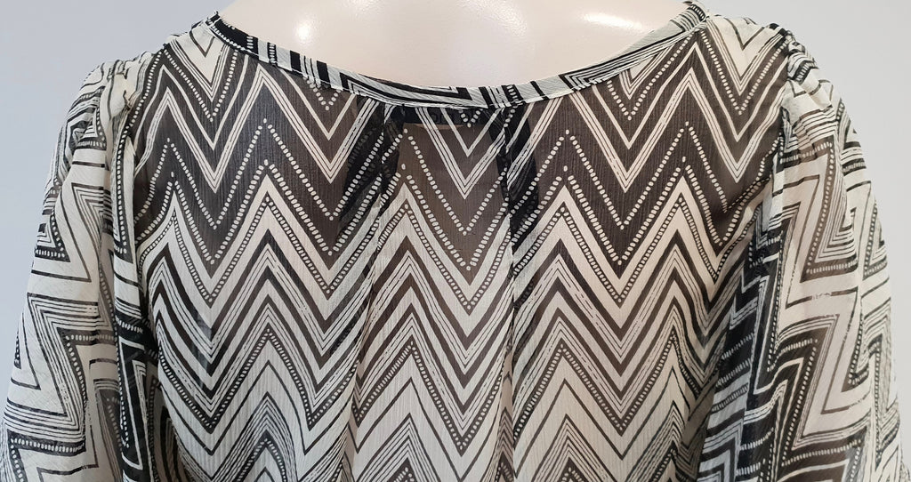 ELLA MOSS Cream & Grey 100% Silk Chevron Zig Zag Flare Sleeve Kaftan Blouse Top