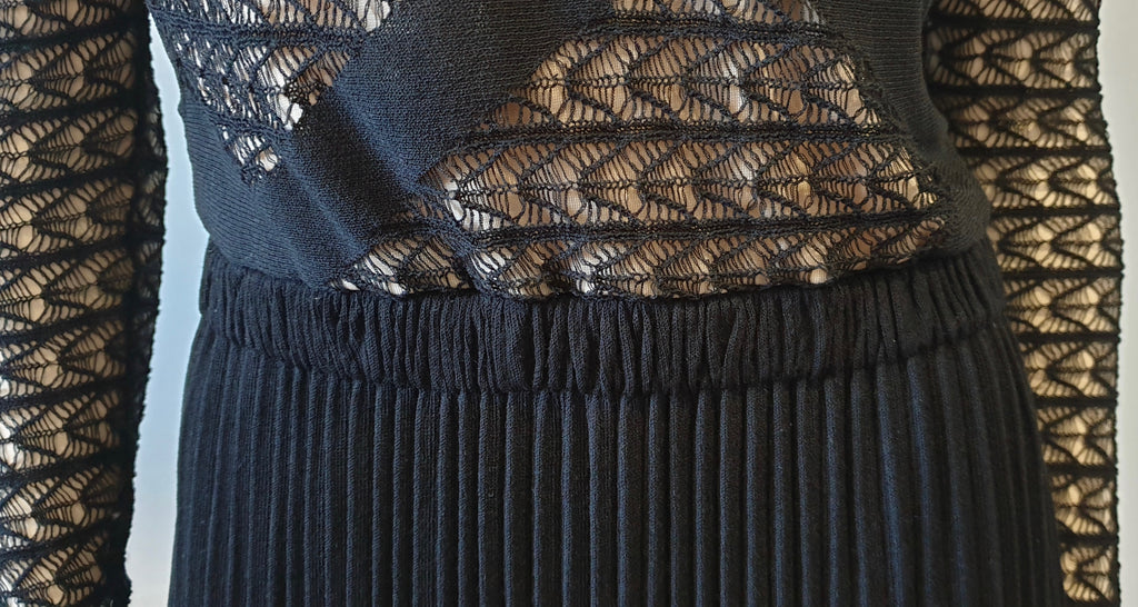 DAGNER Black Lace Long Sleeve Pleated Skirt Nude Lining Short Evening Dress M