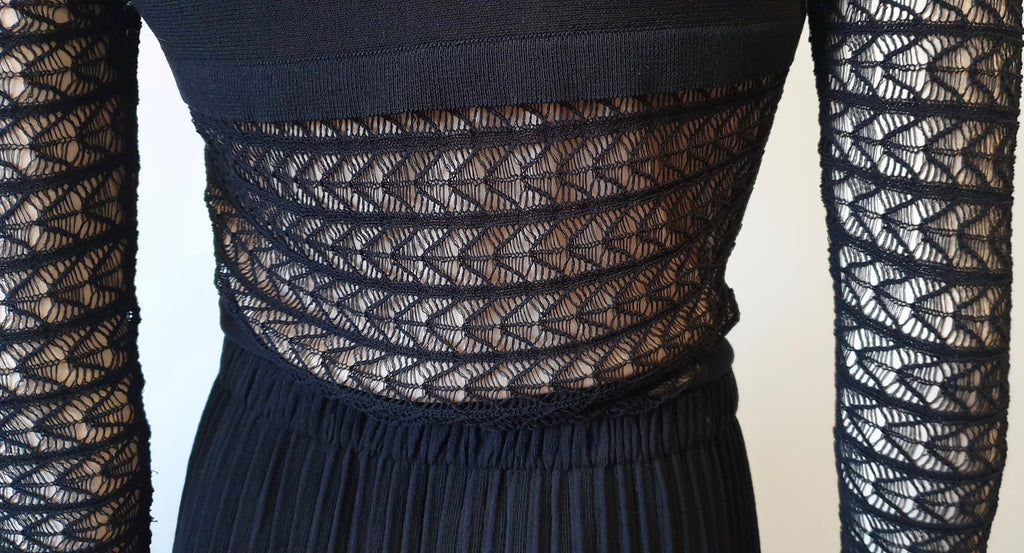 DAGNER Black Lace Long Sleeve Pleated Skirt Nude Lining Short Evening Dress M