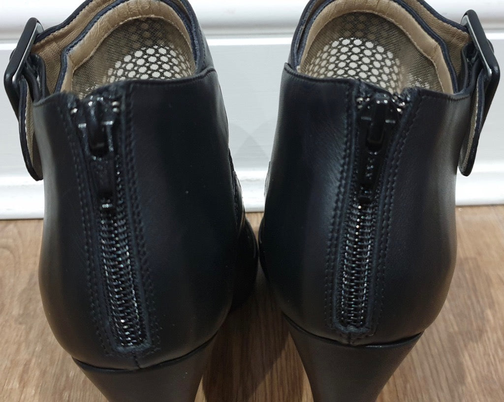 NICHOLAS KIRKWOOD Black Leather Mesh Cage Shoe Boots - Worn Once! EU36 UK3