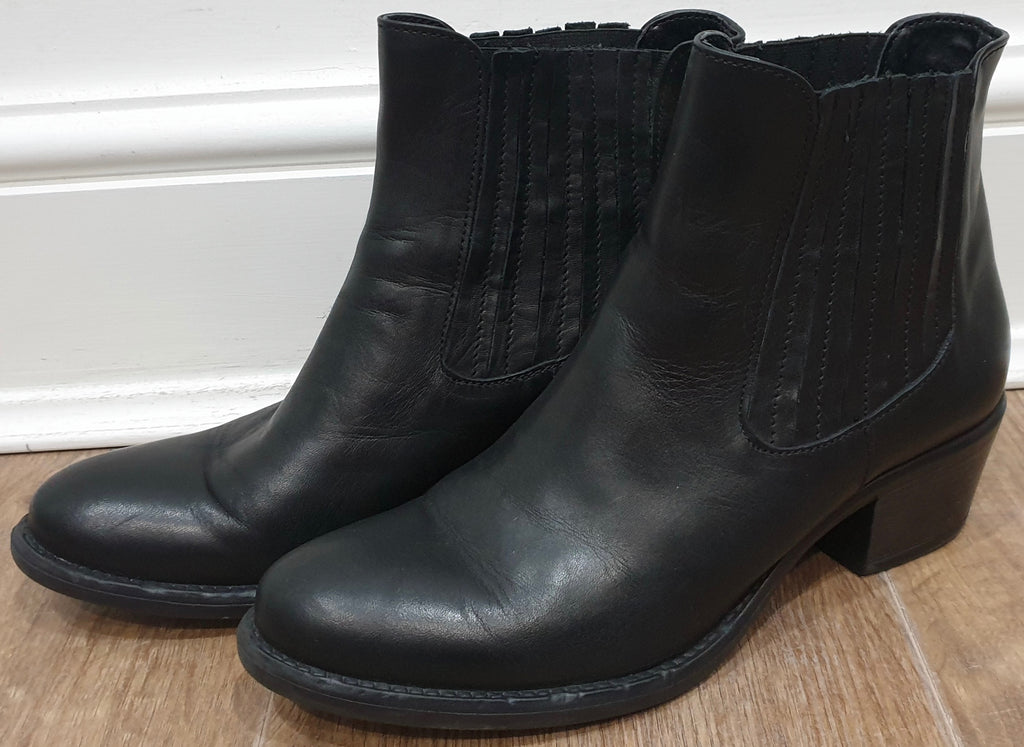 DANIEL LONDON Black Leather Elastic Panel Low Block Heel Ankle Boots EU37 UK4