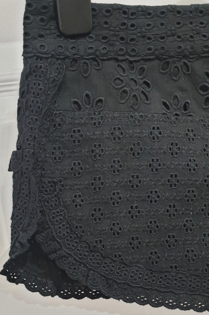 PAUL & JOE Black 100% Cotton Floral Embroidered Lined Shorts Hot Pants 40 UK12