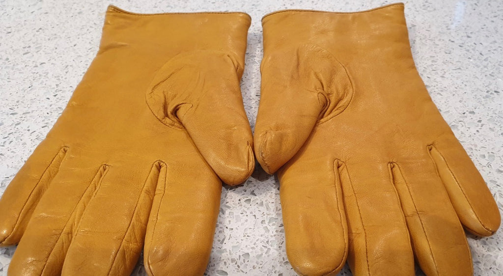 COACH Yellow Leather Quilted Bow & Silver Tone Branded Merino Wool Lined Gloves