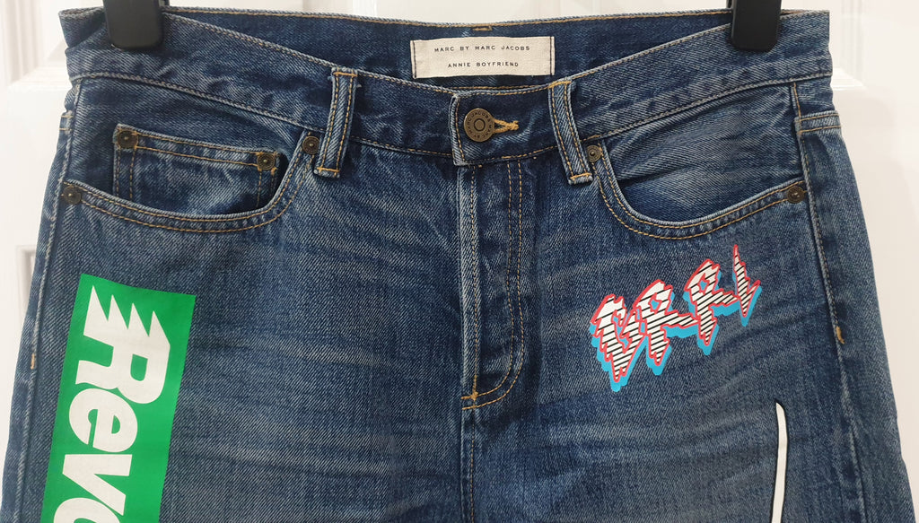 MARC BY MARC JACOBS Blue ANNIE 90s Era Graphic Printed Boyfriend Jeans Pants 26