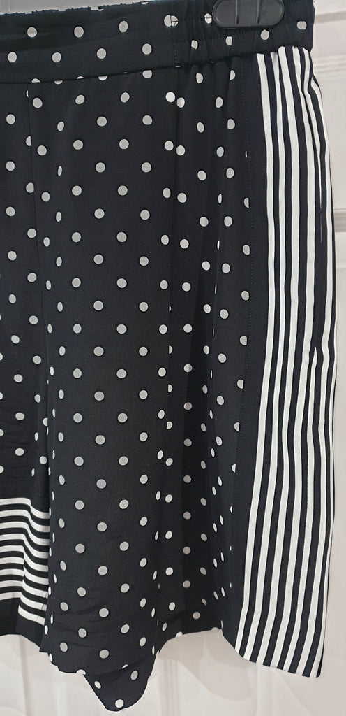 STELLA MCCARTNEY Black & White Silk Polka Dot Stripe Elasticated Shorts F42 UK12