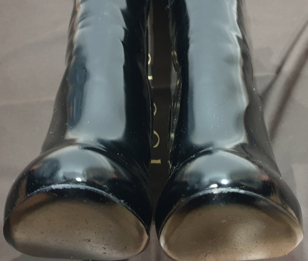 GUCCI Black Shined Patent Leather Zipper Fastened Tall High Stiletto Heel Boots