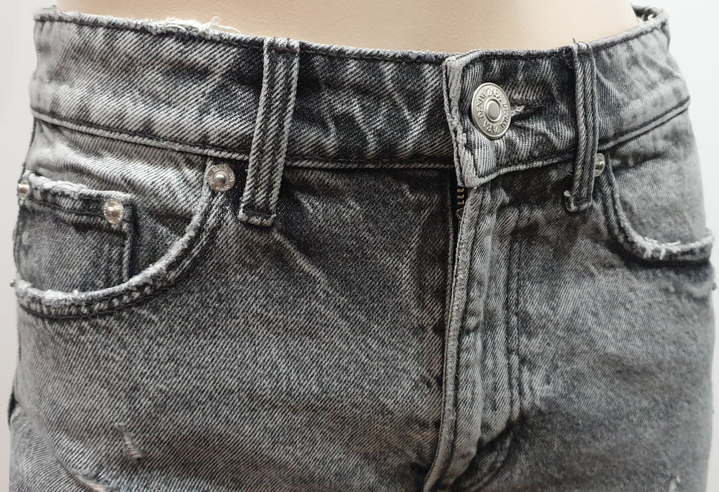 ZARA Women's Grey Distressed Ripped Faded Fray Short Length Denim Mini Skirt XS