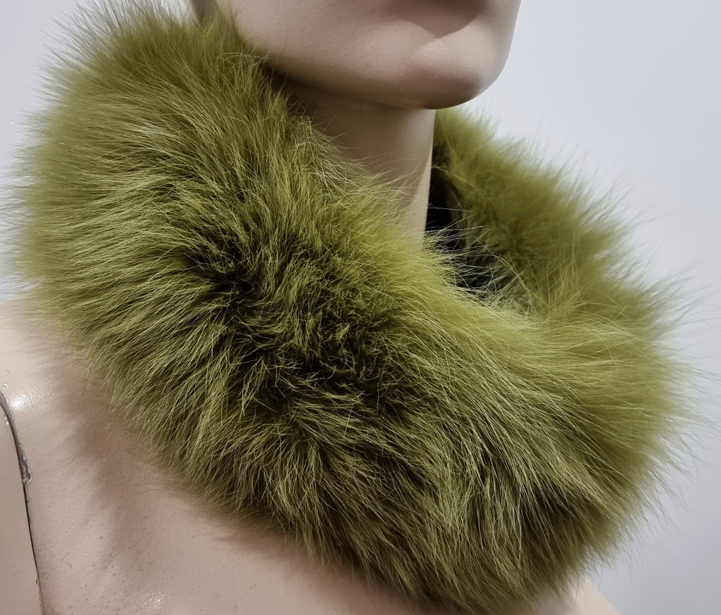DESIGNER Luxurious Green Rabbit Fur Hook & Pile Fastened Loop Scarf & Cuffs Set