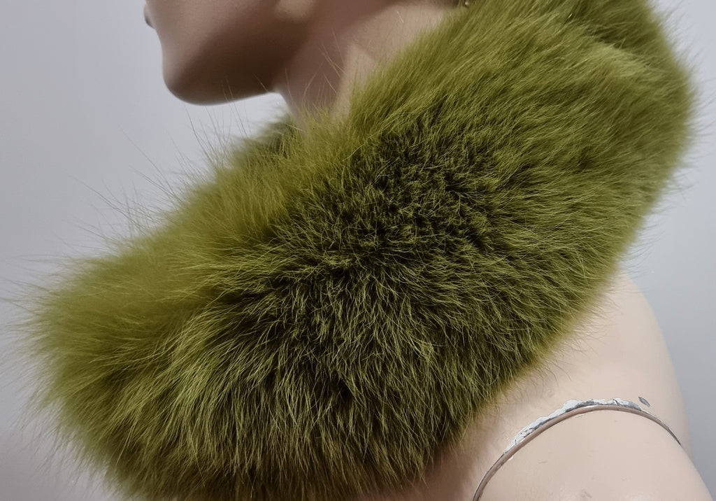 DESIGNER Luxurious Green Rabbit Fur Hook & Pile Fastened Loop Scarf & Cuffs Set