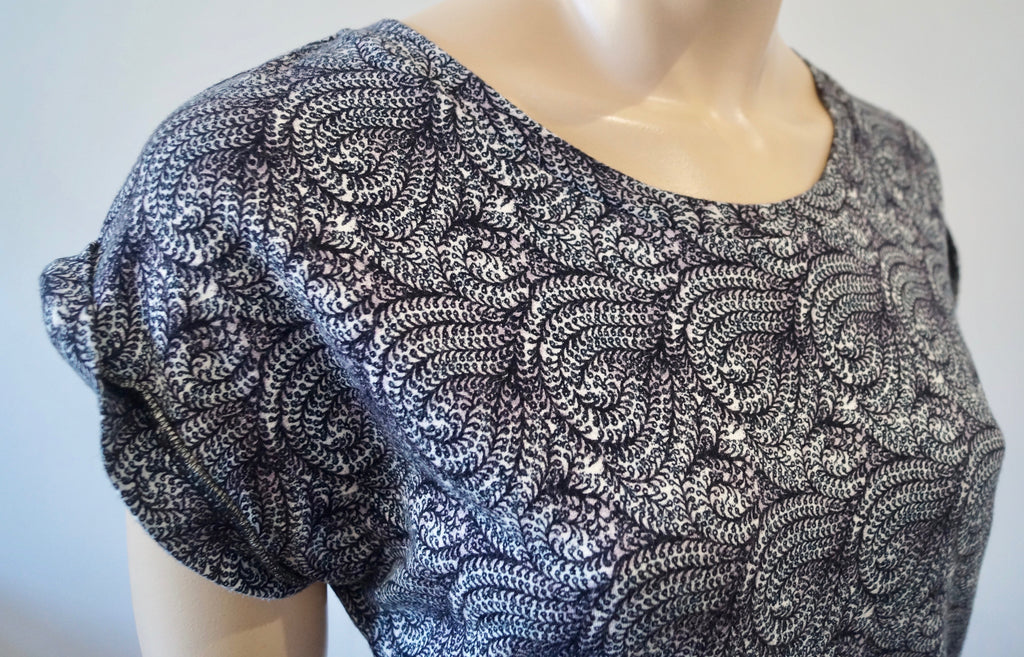 MAJE Black Blue White REPTILE Print Round Neckline Short Sleeve Jersey Dress 2