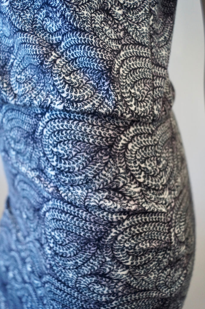 MAJE Black Blue White REPTILE Print Round Neckline Short Sleeve Jersey Dress 2