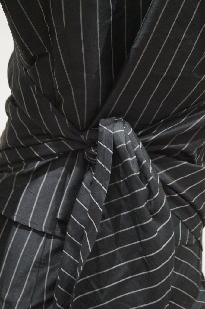 JASMINE Black & Grey Stripe Silk Wrap Sleeveless Tie Top Knee Length Skirt Suit