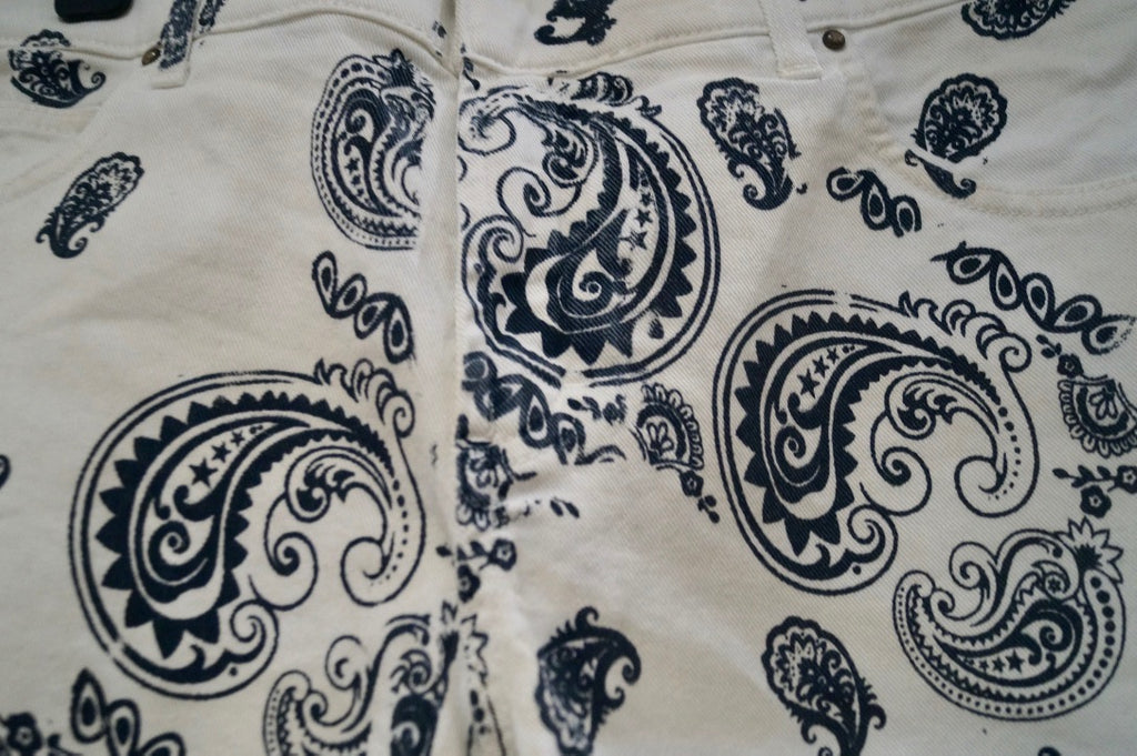 PIERRE BALMAIN Cream & Navy Cotton Stretch Paisley Print Summer Denim Shorts 29