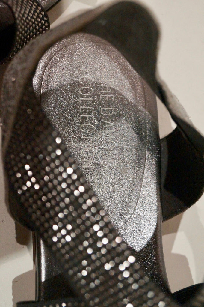 DIAMOND COLLECTION STUART WEITZMAN Silver Grey Diamante Strappy Flat Sandals 5.5