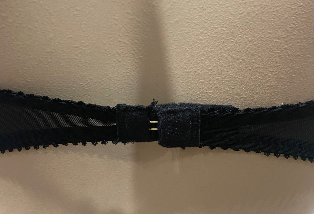 MYLA Black Lace Silver Gold Metallic Stitch Detail Underwire Balconette Bra L