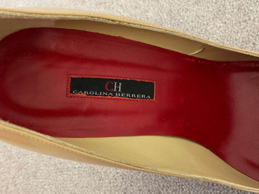 CH CAROLINA HERRERA Nude Beige Leather Pointed Toe High Pumps Shoes 38 NEW!