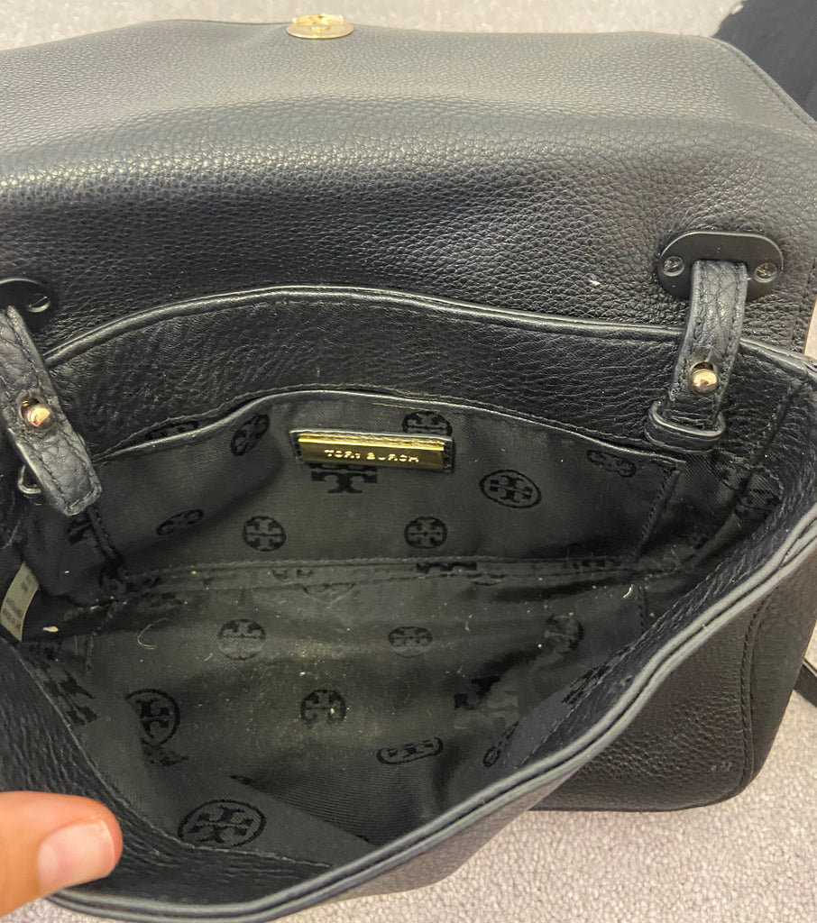 TORY BURCH Black Pebbled Leather Branded Flap Over Fastened Lined Shoulder Bag
