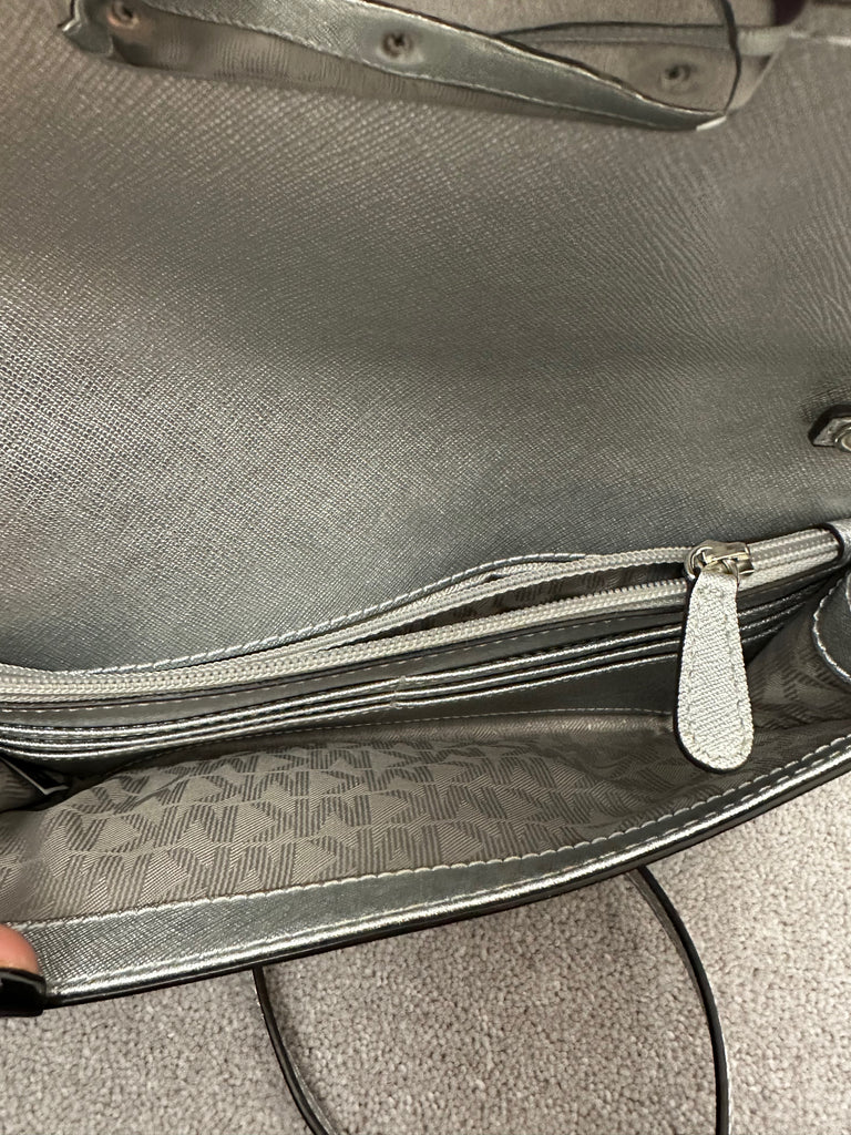 MICHAEL KORS Silver Metallic Leather Branded Detachable Shoulder Clutch Bag