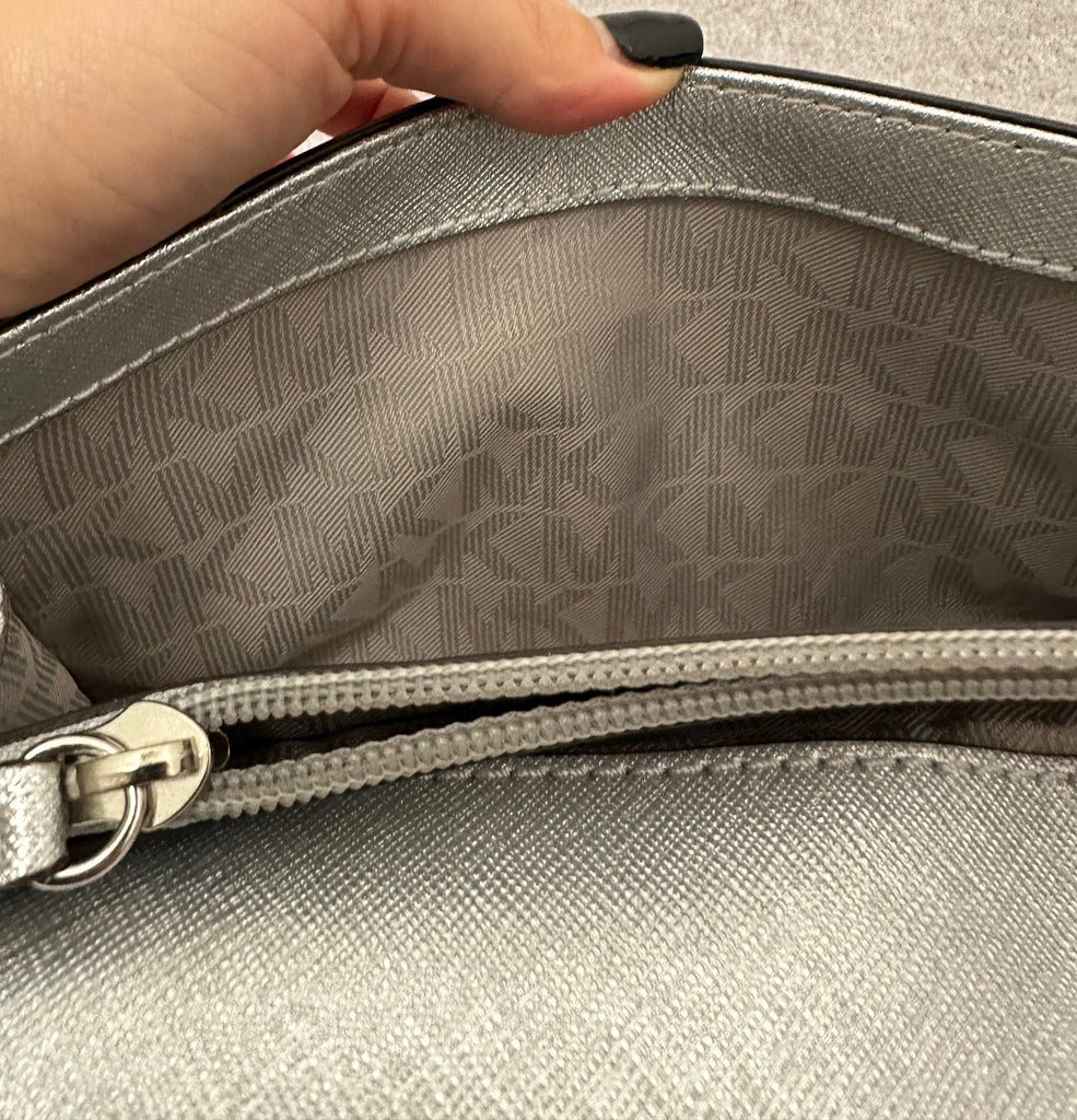 MICHAEL KORS Silver Metallic Leather Branded Detachable Shoulder Clutch Bag