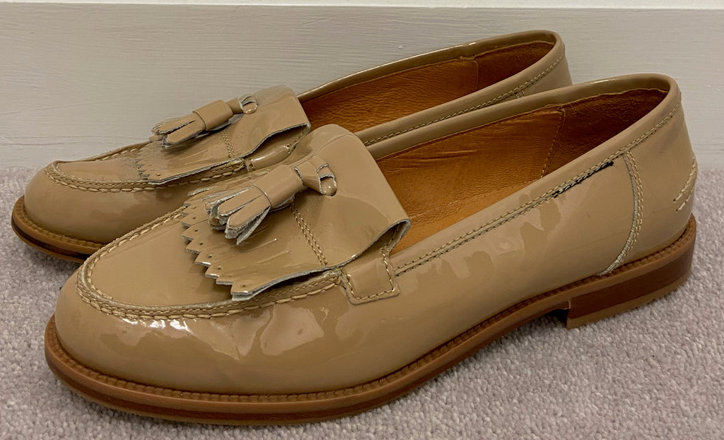 RUSSELL & BROMLEY Nude Beige Shined Leather Tassel Slip On Loafer Shoes EU38 UK5