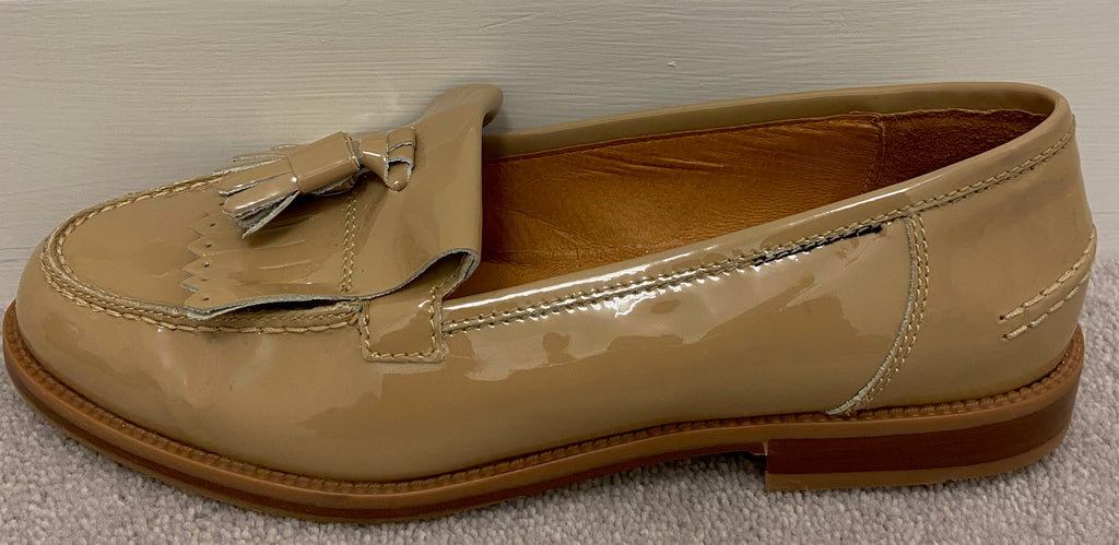 RUSSELL & BROMLEY Nude Beige Shined Leather Tassel Slip On Loafer Shoes EU38 UK5