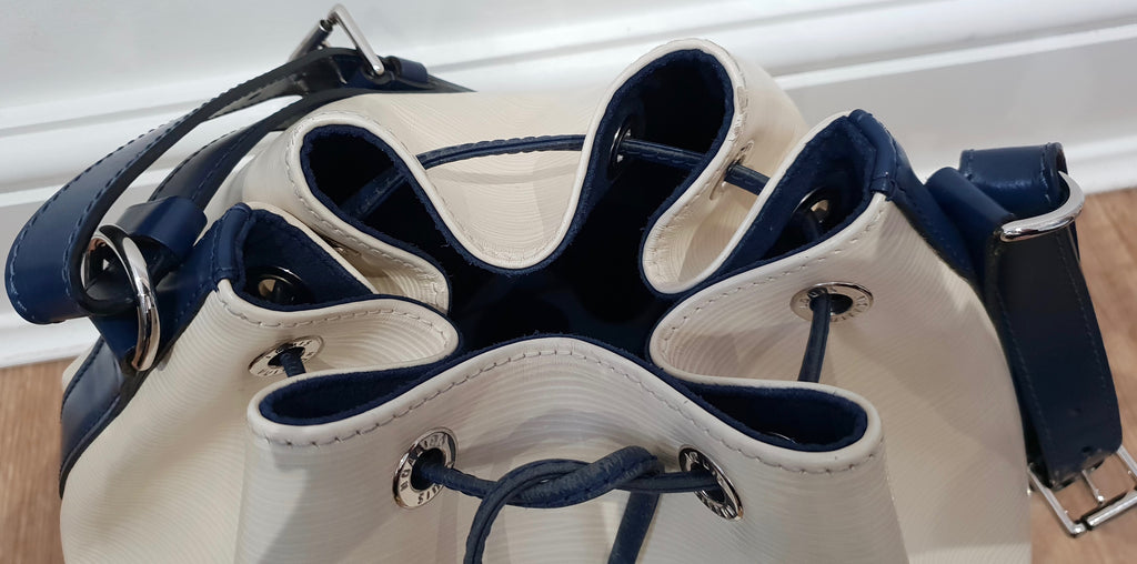 LOUIS VUITTON Cream & Navy Blue Epi Noi Drawstring Closure Shoulder Bucket Bag