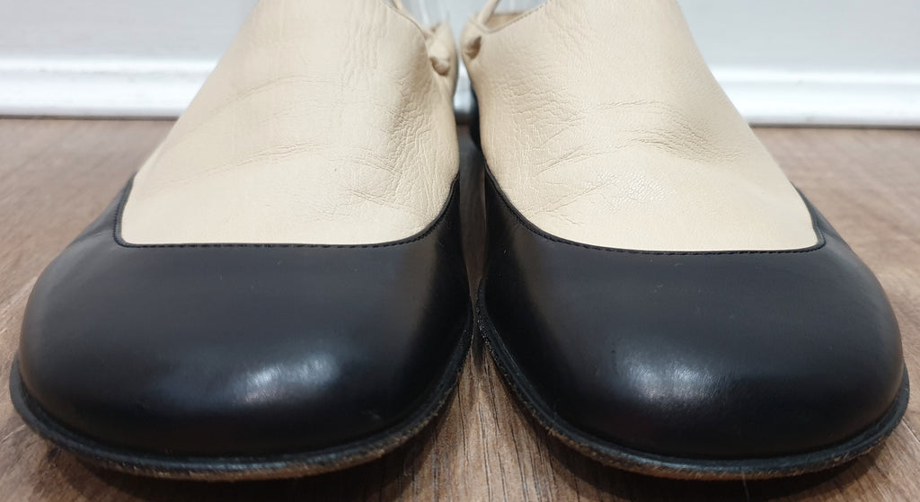 ALESSANDRO DELL'ACQUA Cream & Black Leather Slingback Flat Mules Shoes UK6.5