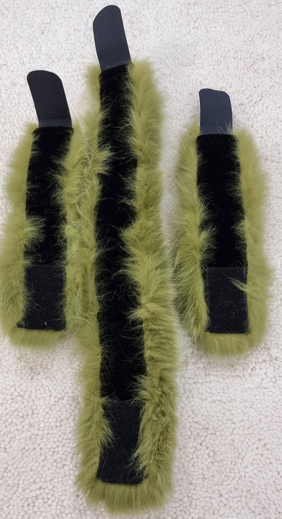 DESIGNER Luxurious Green Rabbit Fur Hook & Pile Fastened Loop Scarf & Cuffs Set